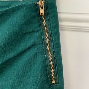 FITTED KELLY GREEN CROP PANTS